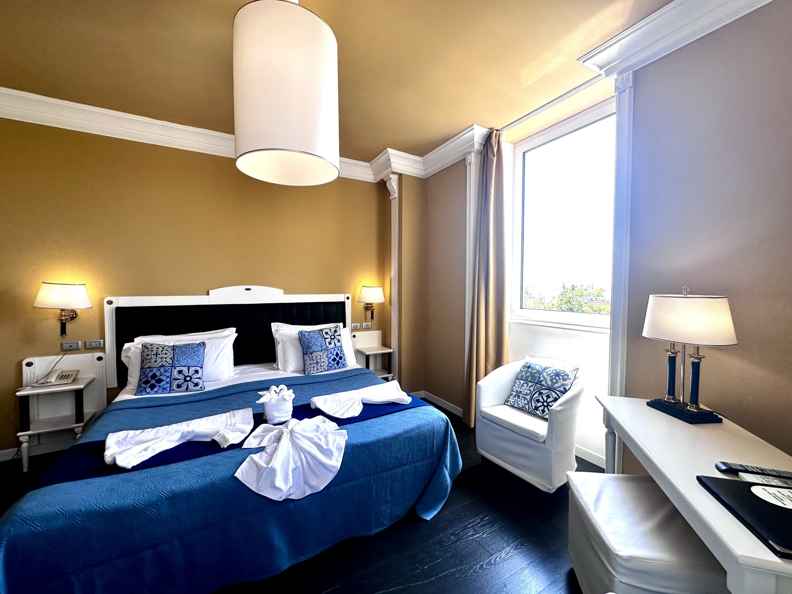 Image hover effect image